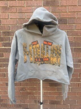 Post Malone F-1 Trillion U.S. Tour 2024 Cropped Hoodie Sweatshirt Gray Size L